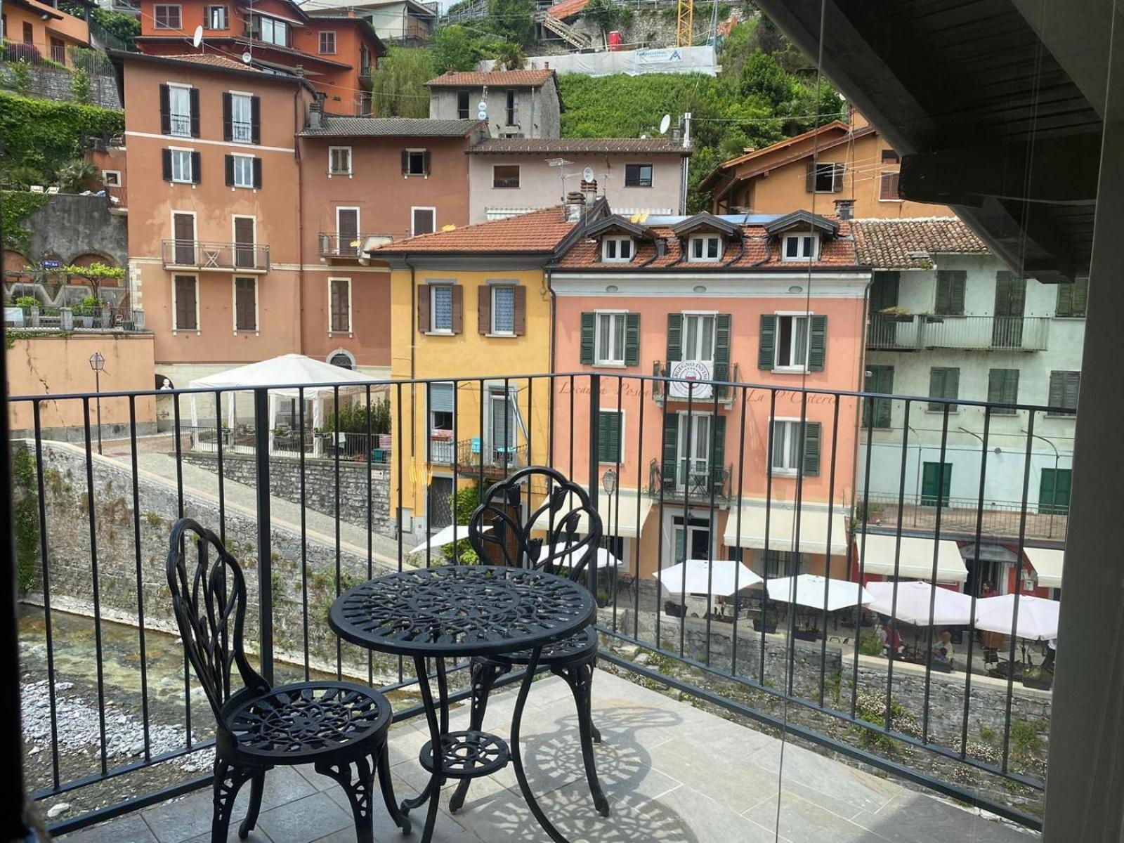 Argegno'S River - Central Apartment Lake View Ruang foto