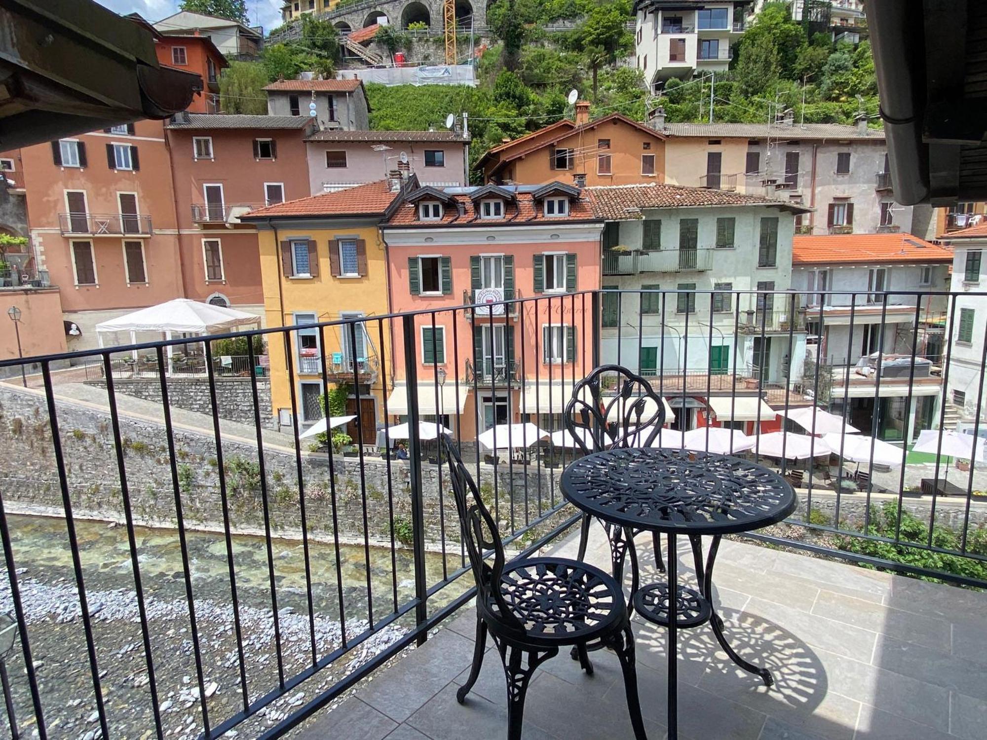 Argegno'S River - Central Apartment Lake View Ruang foto